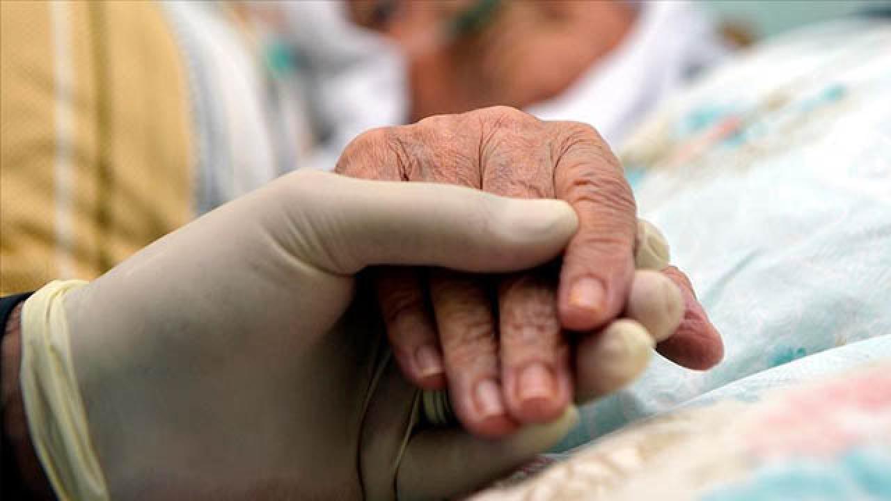 Evde bakım yardımı ödemeleri hesaplara yatırılmaya başlandı