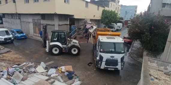 Evden 10 kamyon çöp çıktı