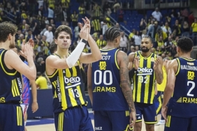 Fenerbahçe Beko taraftarlarından Almanya'da Filistin'e destek!