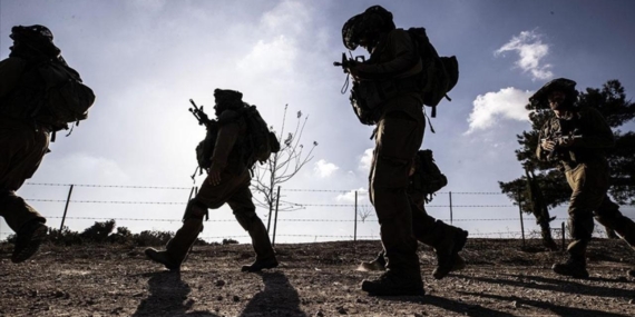 Filistin topraklarını gasbeden işgalci İsrailliler, Batı Şeria’da bir okula saldırdı