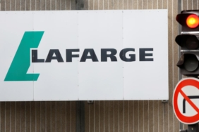 Fransız çimento devi Lafarge'ın terör örgütünü finanse etmekten yargılandığı dava başladı
