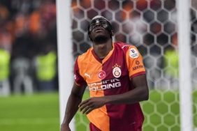 Galatasaray Osimhen'in sakatlığı hakkında açıklama yaptı!