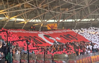 Galatasaray taraftarından Gazi Mustafa Kemal Atatürk’e özel pankart