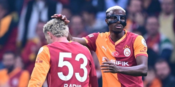 Galatasaray tribünlerinden Barış Alper’e tepki!