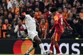 Galatasaray'da Gabriel Sara'nın şutuna direk engeli!