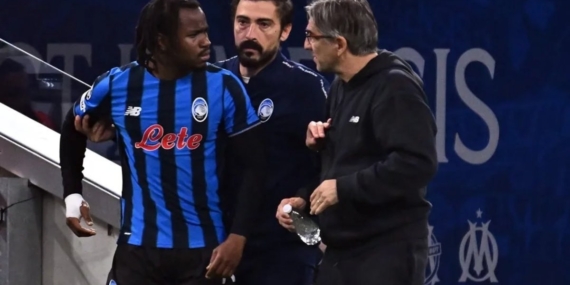 Galatasaray’ın gündemindeki Lookman teknik direktörüyle kavga etti!