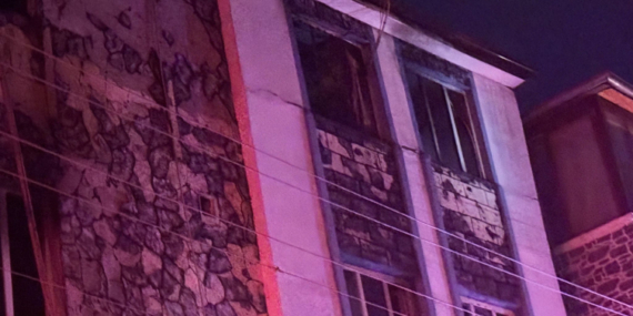 Gaziantep’te 4 katlı rezidans alevlere teslim oldu