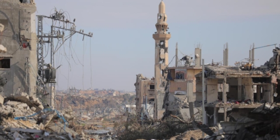 Gazze’de katil İsrail ordusunun bıraktığı mühimmatın patlaması sonucu 3 çocuk yaralandı