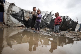 Gazze'deki hükümet: On binlerce çadır sular altında kaldı, 288 bin aile felaketi yaşıyor
