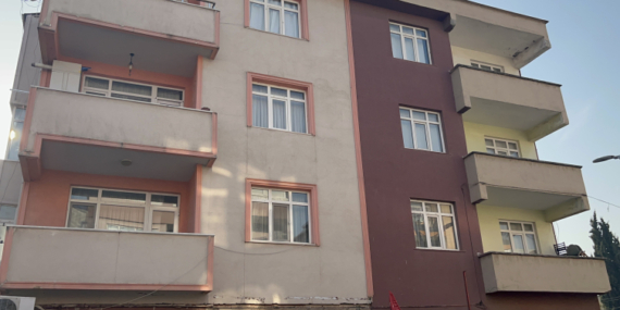 Gebze’de kolonları çatlayan bir bina daha boşaltıldı