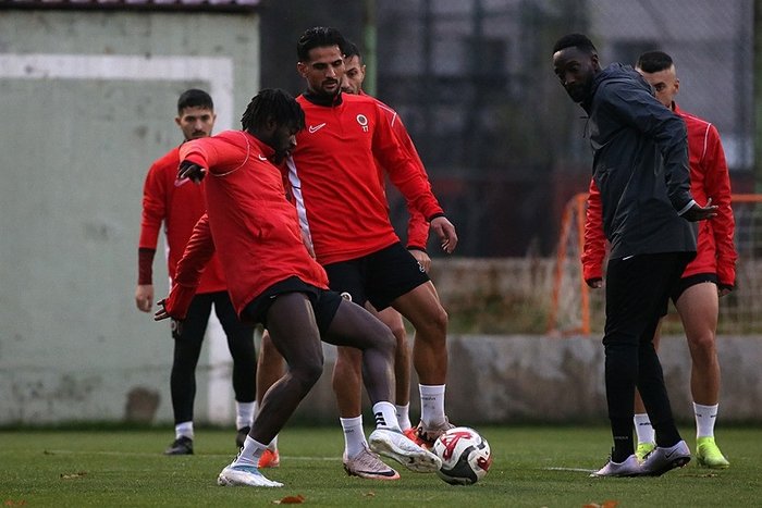 Gençlerbirliği - Başakşehir maçı ne zaman, saat kaçta? Hangi kanalda canlı yayınlanacak? 1