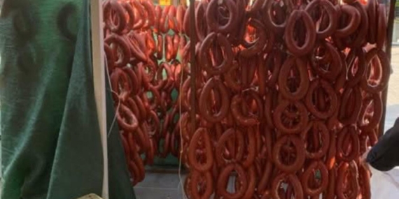 Halk sağlığını tehdit eden 415 kilogramlık sucuğa el konuldu