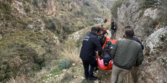 Hatay’da dağda mahsur kalan kişi kurtarıldı