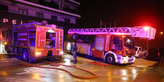 Hatay’da yangın çıkan binada 2 kişi hayatını kaybetti