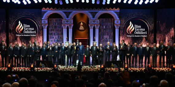 İlim Yayma Ödülleri sahiplerini buldu