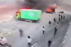 İşgalci İsrailliler, Batı Şeria'da 2 Filistinliyi yaraladı, evleri ve araçları ateşe verdi