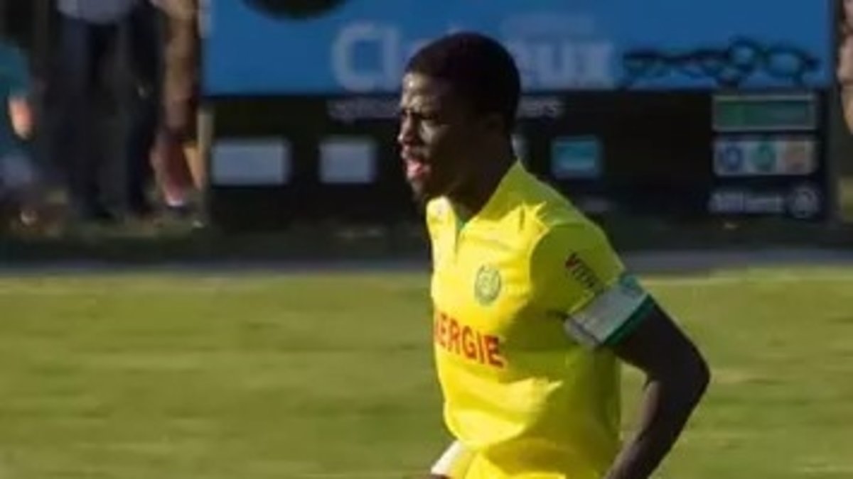 İstanbul - Sarıyer’de AVM’de Senegalli milli futbolcu Papy Djilobodji’ye silah çekip şemsiye fırlattı