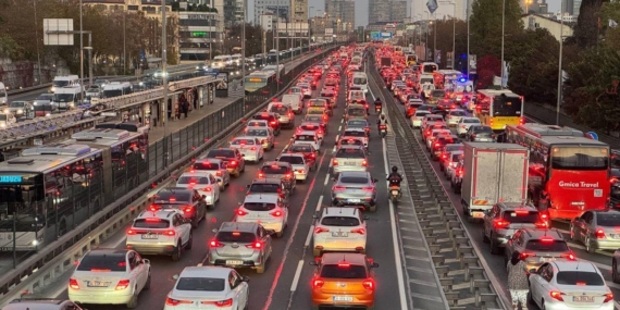 İstanbul’da trafik yoğunluğu yüzde 90’a ulaştı