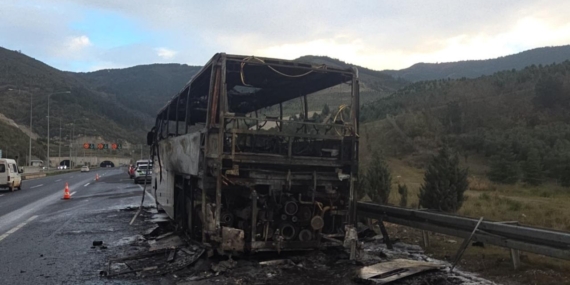 İstanbulİzmir Otoyolu’nda öğrencileri taşıyan otobüste yangın çıktı
