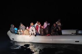 İzmir'de 42 düzensiz göçmen yakalandı, 24 düzensiz göçmen kurtarıldı