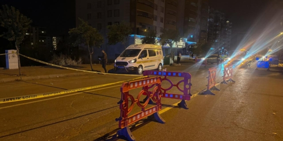 Kahramanmaraş’ta kamyonete çarpan motosikletteki 2 kişi öldü