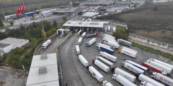 Kapıkule’de saatte geçen tır sayısı rekor sayıya ulaştı
