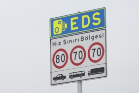 Kara yollarındaki yaklaşık 33 bin hız levhası kaldırıldı