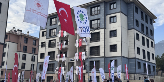 Karabük’te TOKİ konutları hak sahiplerine teslim edildi