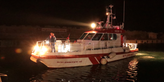Karadeniz’de 2 gemide yangın: 25 personel tahliye edildi