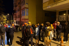 Kartal'da kolonları çatlayan 4 katlı bina tahliye edildi