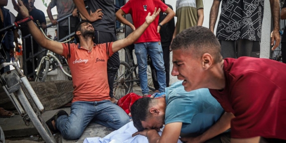 Katil İsrail Gazze’de 2 yıl içinde yardım dağıtım bölgelerinde 2 bin 614 Filistinliyi öldürdü