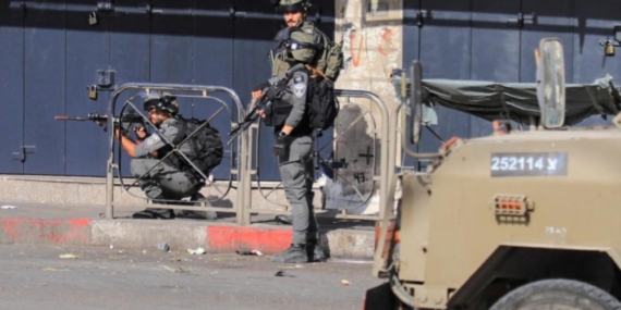 Katil İsrail ordusu işgal altındaki Batı Şeria’da 15 Filistinliyi gözaltına aldı