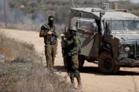 Katil İsrail ordusunun attığı bombanın gazından etkilenen Filistinli bir çocuk hayatını kaybetti