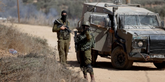 Katil İsrail ordusunun attığı bombanın gazından etkilenen Filistinli bir çocuk hayatını kaybetti