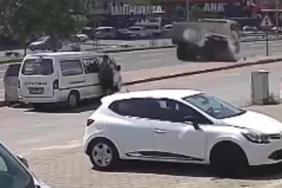 Kayseri'de hızla giden otomobil kamyona çarptı