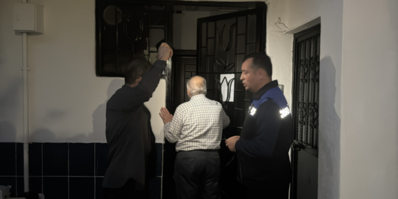 Kocaeli’de kolonlarında çatlak oluşan 3 katlı bina tahliye edildi