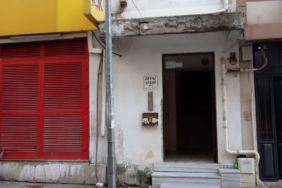 Kocaeli'de kolonlarında çatlak oluşan bina boşaltıldı