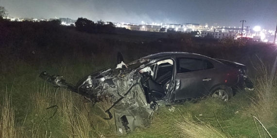 Kontrolden çıkan otomobil şarampole devrildi: 1 ölü, 1 yaralı