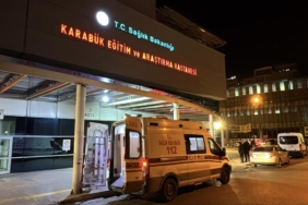 Köpeği tabancayla korkutmak isterken kazara arkadaşını vurdu