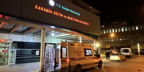 Köpeği tabancayla korkutmak isterken kazara arkadaşını vurdu