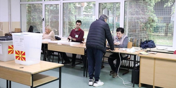 Kuzey Makedonya’da halk, yerel seçimin ikinci turu için sandık başında