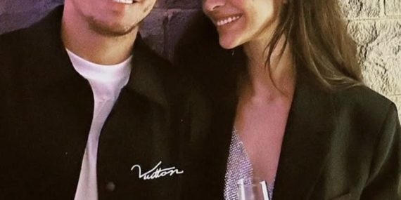 Lucas Torreira, Demet Özdemir’e kalp attı