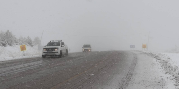 MalatyaSivas kara yolu kar nedeniyle ulaşıma kapatıldı
