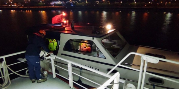 Marmara Denizi’nde sürüklenen teknedeki 4 kişi kurtarıldı