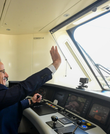 Milli Banliyö Tren Seti'nin dördüncüsü raylarda