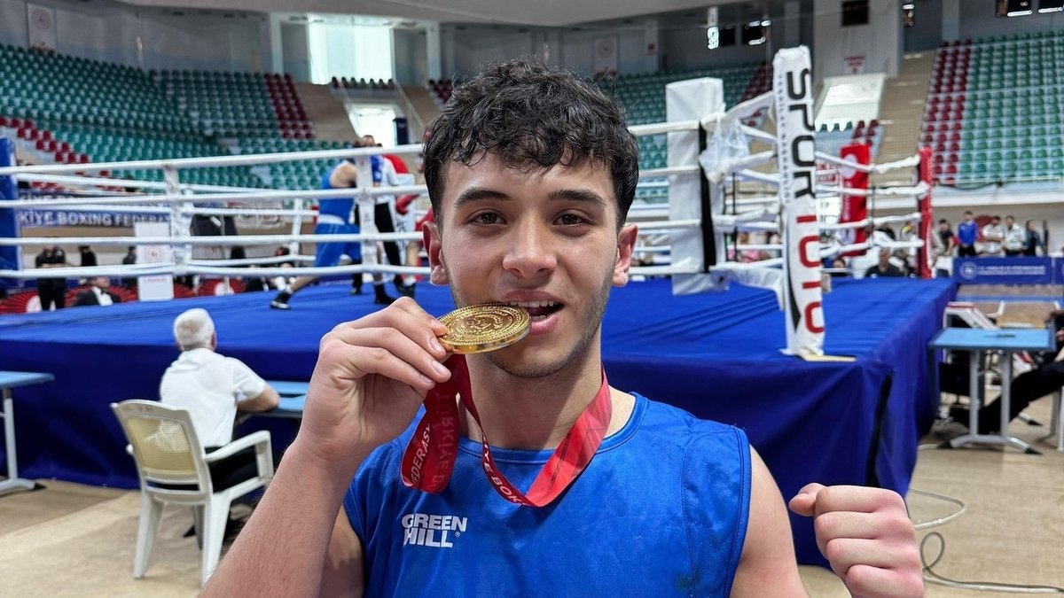 Milli boksörler İbrahim ve Özgür Avrupa’da altın madalya peşinde