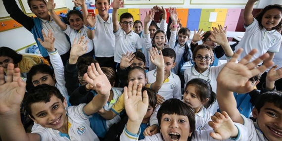 Milyonlarca öğrenci ara tatil için geri sayımda