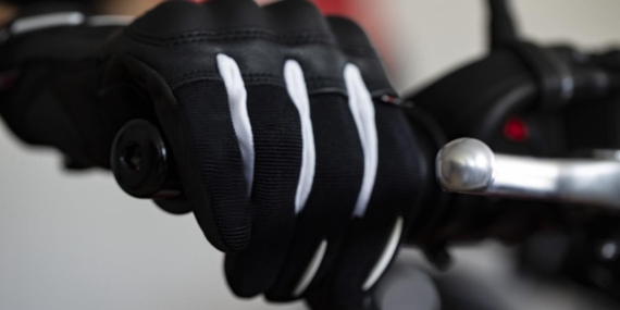 Motosikletlerde koruyucu eldiven zorunluluğu