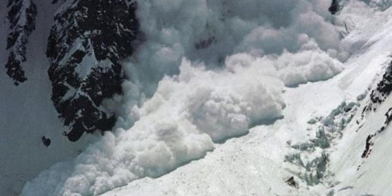 Nepal’deki Yalung Ri Dağı’nda çığ düşmesi sonucu 7 kişi öldü