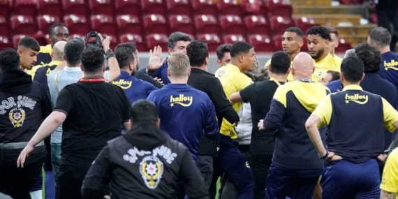 Olaylı derbinin mütaalası açıklandı! Mert Hakan Yandaş ve Jayden Oosterwolde…